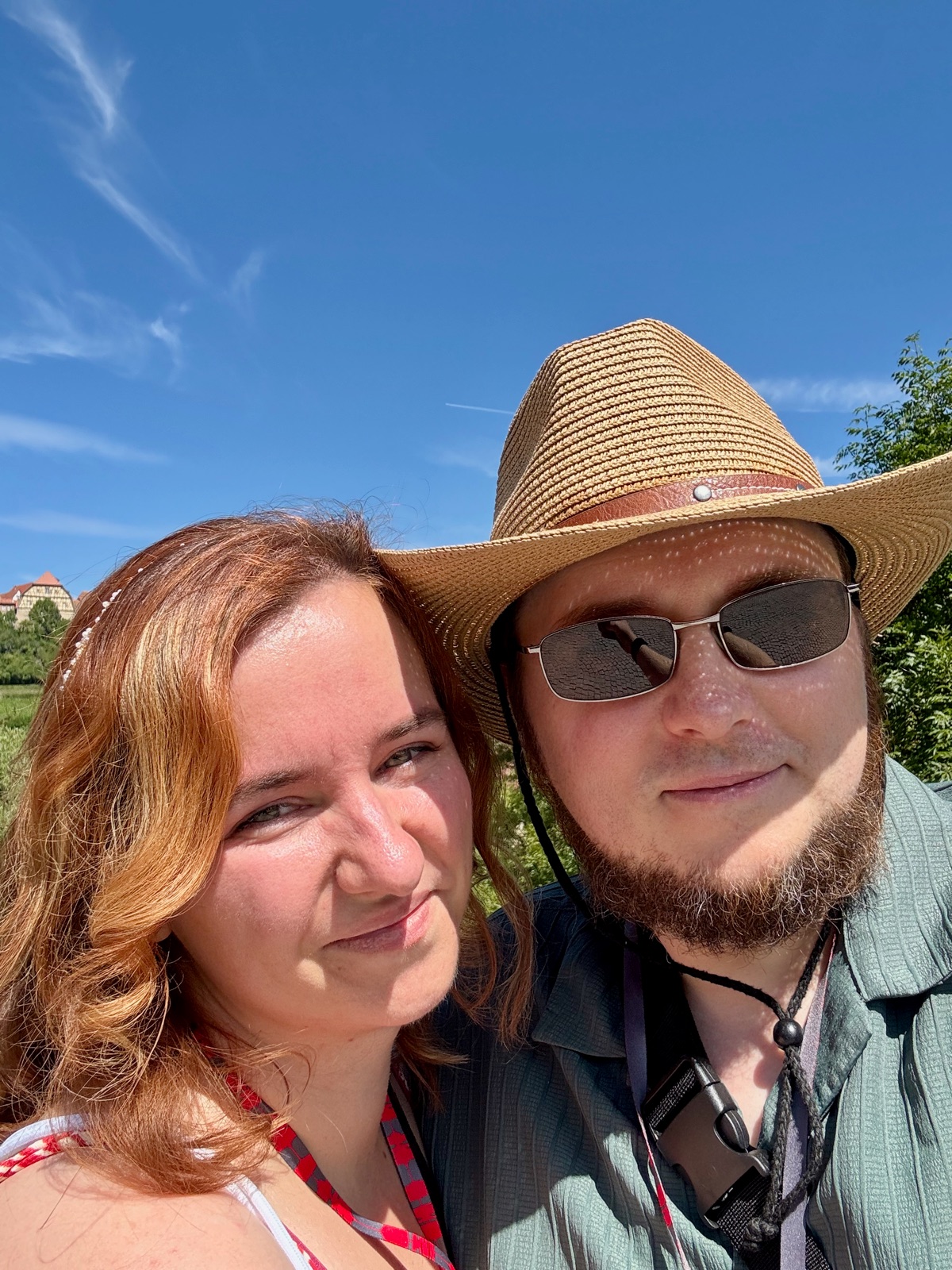 Nina und Ben gemeinsam unterwegs im Sonnenschein