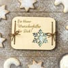 Geldgeschenk Weihnachten Wunscherfüller – Holzkarte mit Gravur Schneeflocke – personalisierte Geschenkidee – Geldverpackung Weihnachten Holz - Bild 4