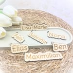 Personalisierte Holz Namensschilder Geschenkanhänger - Individueller Gravur Name Geschenk - Handgemachte Holzanhänger - Schule Geschenkidee