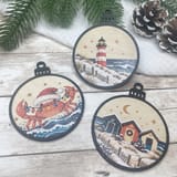 Originalfoto: vollständiges maritimes Dreierset auf Holz, heller quadratischer Fotoausschnitt
