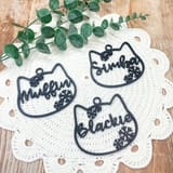 Katzenkopf-Weihnachtsanhänger mit Name aus PLA – personalisierter Baumschmuck mit Schneeflocken Bild 1