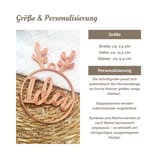 Infografik zu Größe und Personalisierung mit Textfeldern und der Abbildung einer kupferfarbenen Christbaumkugel mit dem Namen Ida auf einem Strohuntergrund.