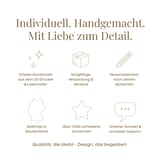 Infografik mit sechs Icons zu Handarbeit, Verpackung, Personalisierung, Herstellungsort Deutschland, Kundenzufriedenheit und Support über braunem Text.