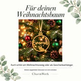 Personalisierte Weihnachtskugel mit Stiefelmotiv am beleuchteten Weihnachtsbaum