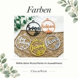 Farbenübersicht mit mehreren personalisierten Weihnachtskugeln
