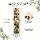 Maße der Lesezeichen: 4,5 cm breit, ca. 17,9 cm hoch einschließlich Öse; Bandöffnung 5 mm.