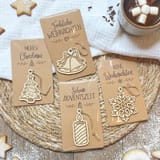 Weihnachtskarte mit Holzanhänger – Ansicht 3