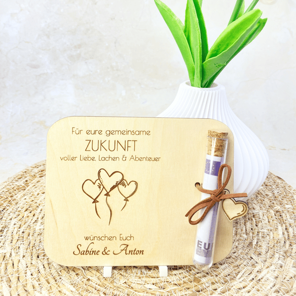 Geldgeschenk zur Hochzeit mit Reagenzglas & Gravur | Personalisierte Holzkarte