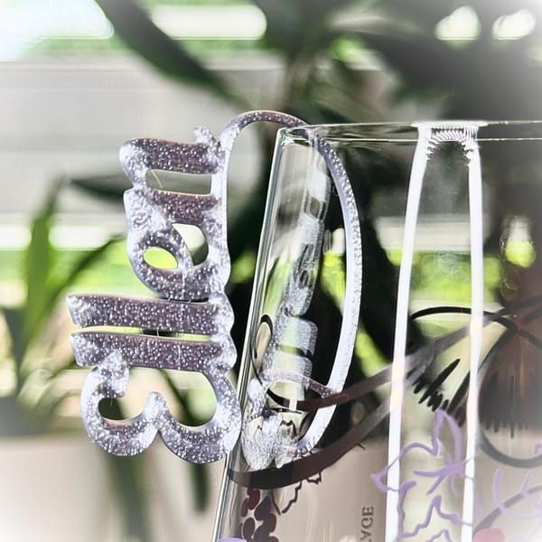 Glasmarkierer Tischkarte zum Einhängen Namensschild Personalisierter Glasanhänger Hochzeit Geburtstag Taufe Einschulung Platzkarte