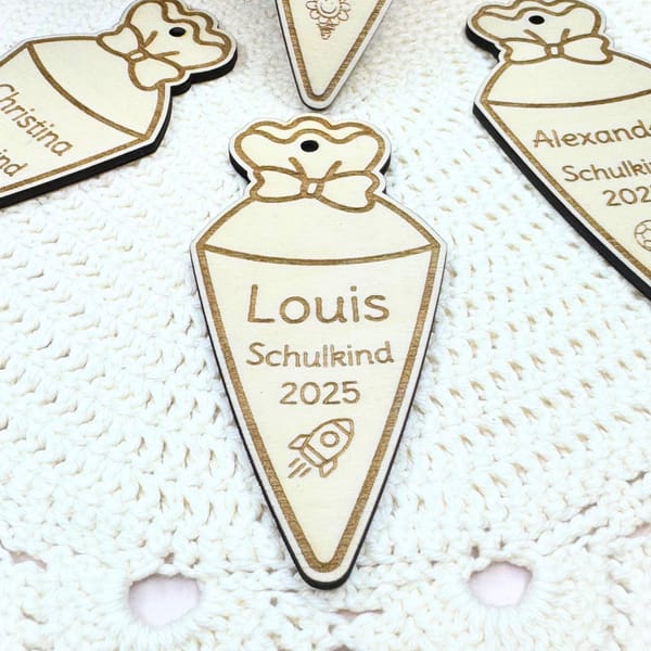Einschulung - Schultüten Anhänger personalisiert Holz – Schulkind 2025 – Geschenk Schulanfang – Namensschild mit Symbol – Deko Erstklässler