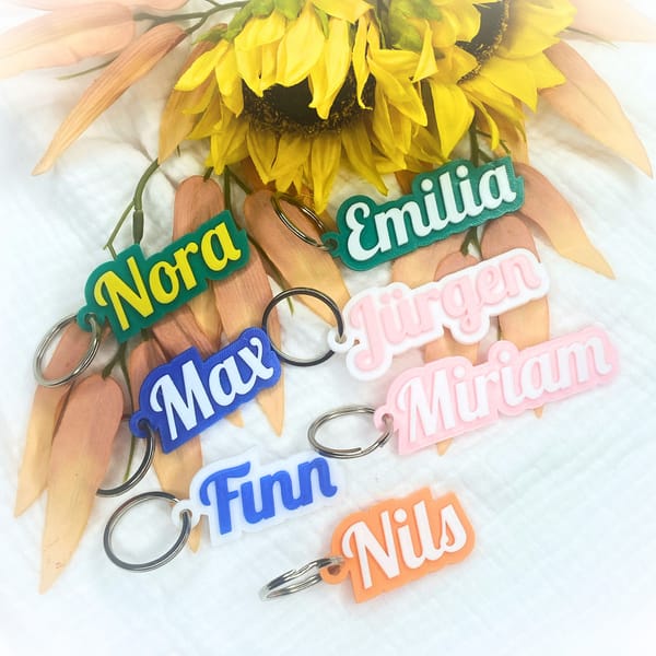 Schlüsselanhänger personalisierbar 3D gedruckt - Namensschilder in Wunschfarbe - Geschenke für Kinder, Frauen & Männer - Inkl. Schlüsselring - Handmade