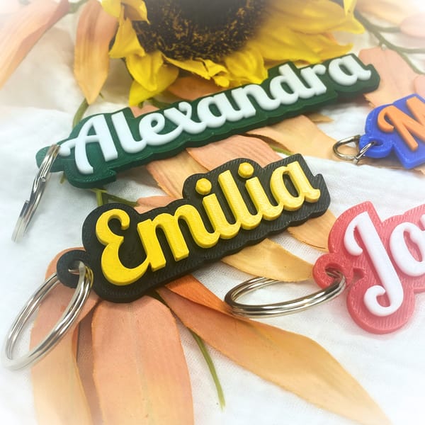 Schlüsselanhänger personalisierbar 3D gedruckt - Namensschilder in Wunschfarbe - Geschenke für Kinder, Frauen & Männer - Inkl. Schlüsselring - Handmade