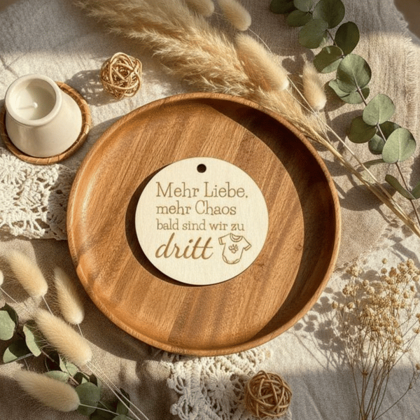 Schwangerschaftsverkündung Anhänger Bald sind wir zu dritt Holzschild Baby Ankündigung Geschenk für werdende Eltern Großeltern zu viert
