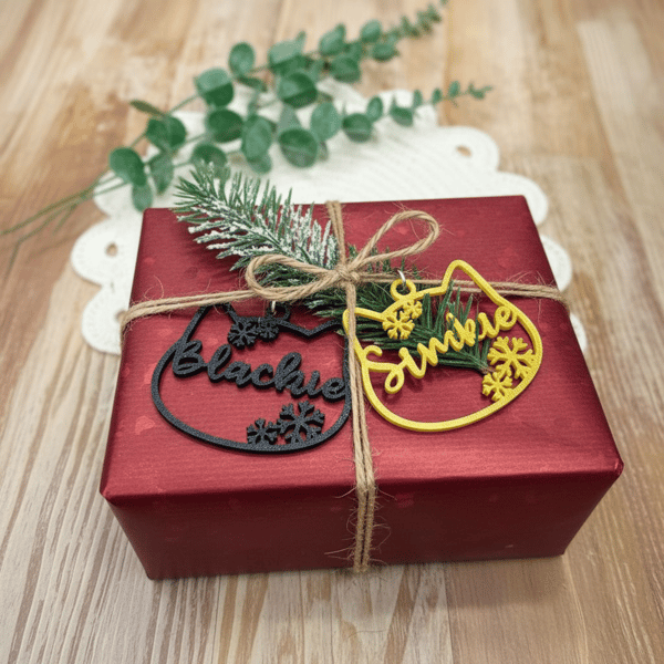 Personalisierter Katzenanhänger Weihnachten – Katzenkopf Christbaumschmuck mit Namen – Geschenk für Katzenfreunde