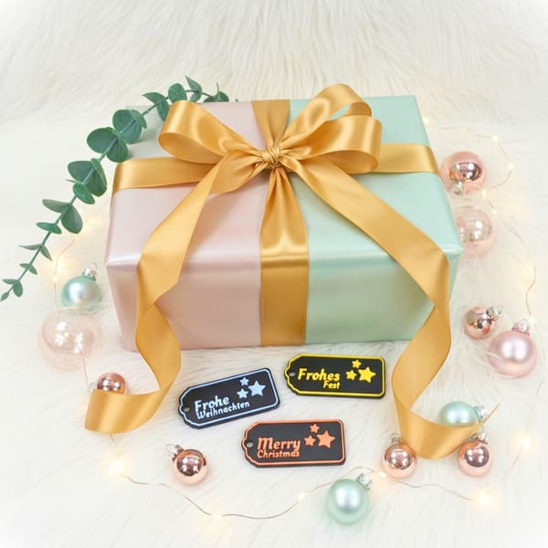 Weihnachtliche Geschenkanhänger – Frohe Weihnachten, Frohes Fest oder Merry Christmas | 3D gedruckte Anhänger mit Symbolen Sterne, Rentier, Tannenbäume