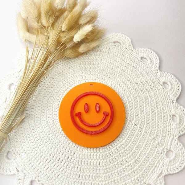 Rucksackanhänger Kinder – Bunte 3D Motive zur Einschulung – Einhorn, Rakete, Smiley, 1. Klasse – Geschenk Schulstart viele Farbkombinationen