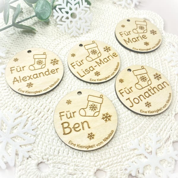 Nikolaus Geschenk personalisiert – Holzanhänger mit Name – Kleine Aufmerksamkeit – Weihnachtsgeschenk Kinder – Geschenkidee Nikolaustag
