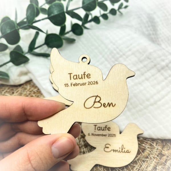 Anhänger personalisiert zur Taufe, Kommunion oder Konfirmation mit Name und Datum – Erinnerungsgeschenk