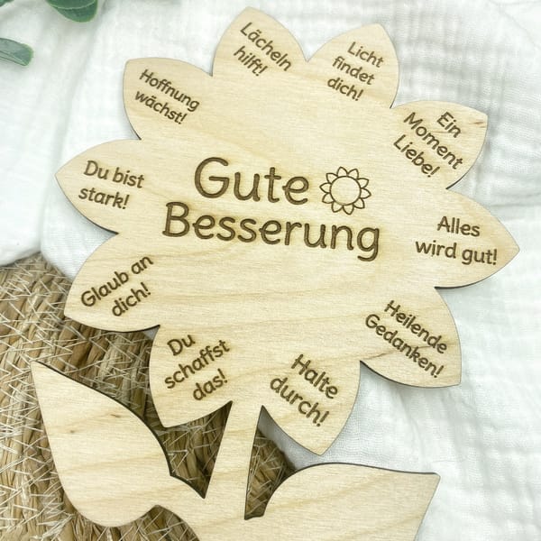 Blumenstecker Gute Besserung aus Holz – personalisierbar – Genesungsgeschenk Pflanze – Aufmunterung Geschenk – Holzstecker Genesungsgruß