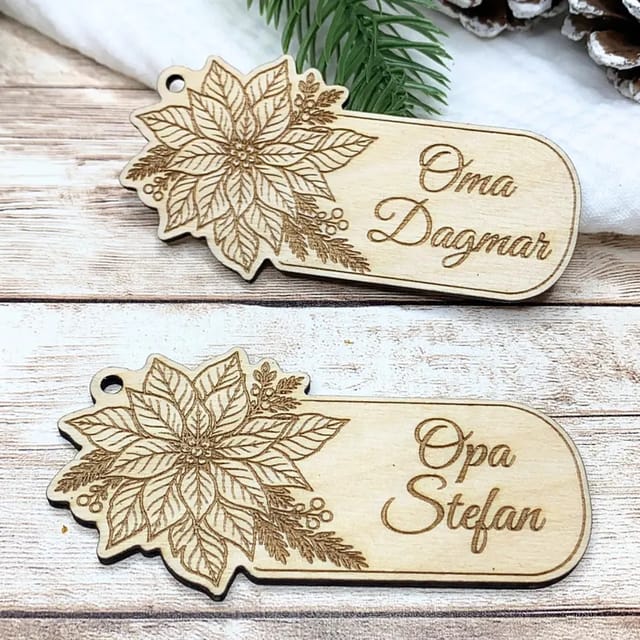 Personalisierte Holzanhänger mit Weihnachtssternblüte und Namen