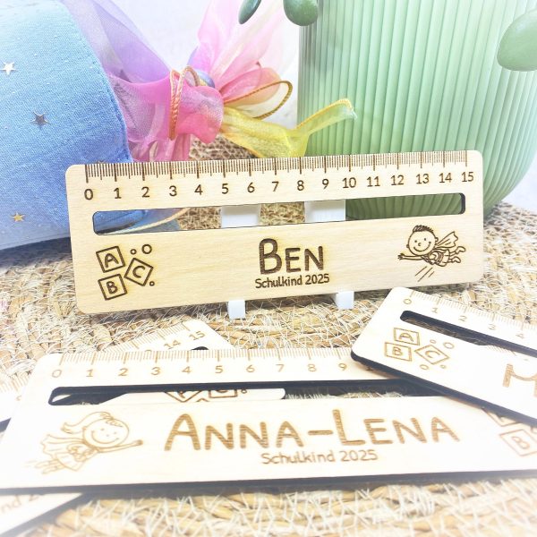 Einschulung Schulkind 2025 Personalisiertes Lineal / Lesehilfe mit Namen & Lesestreifen – Geschenk Erstklässler Holz – Junge Mädchen Gravur