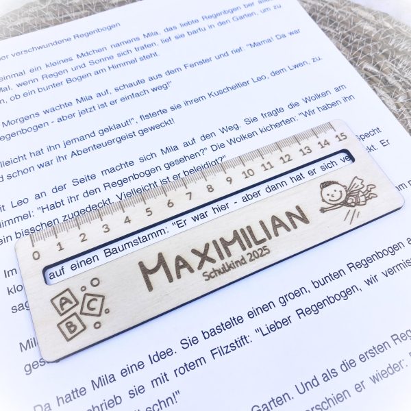 Einschulung Schulkind 2025 Personalisiertes Lineal / Lesehilfe mit Namen & Lesestreifen – Geschenk Erstklässler Holz – Junge Mädchen Gravur