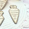 Einschulung - Schultüten Anhänger personalisiert Holz – Schulkind 2025 – Geschenk Schulanfang – Namensschild mit Symbol – Deko Erstklässler - Bild 3