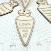 Einschulung - Schultüten Anhänger personalisiert Holz – Schulkind 2025 – Geschenk Schulanfang – Namensschild mit Symbol – Deko Erstklässler - Bild 4