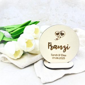 Tischkarte Hochzeit Holz personalisiert – Platzkarte mit Namen u. Hochzeitsdatum – Gastgeschenk nachhaltige Tischdeko mit Gravur - Taufe